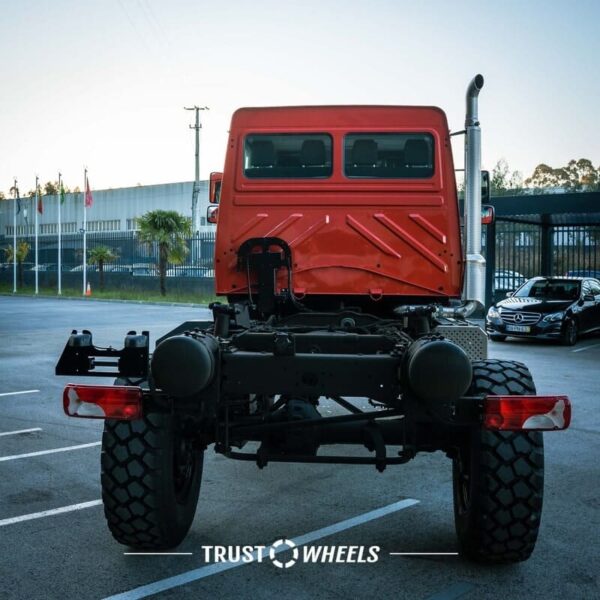 Mercedes Benz Unimog back