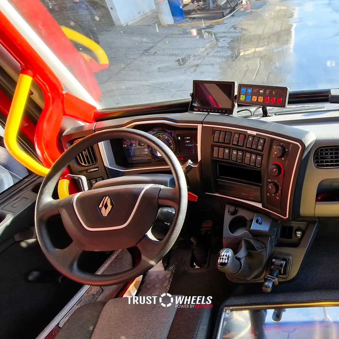 Renault CCF 4x4 Vermelho VFCI Novocabine e volante