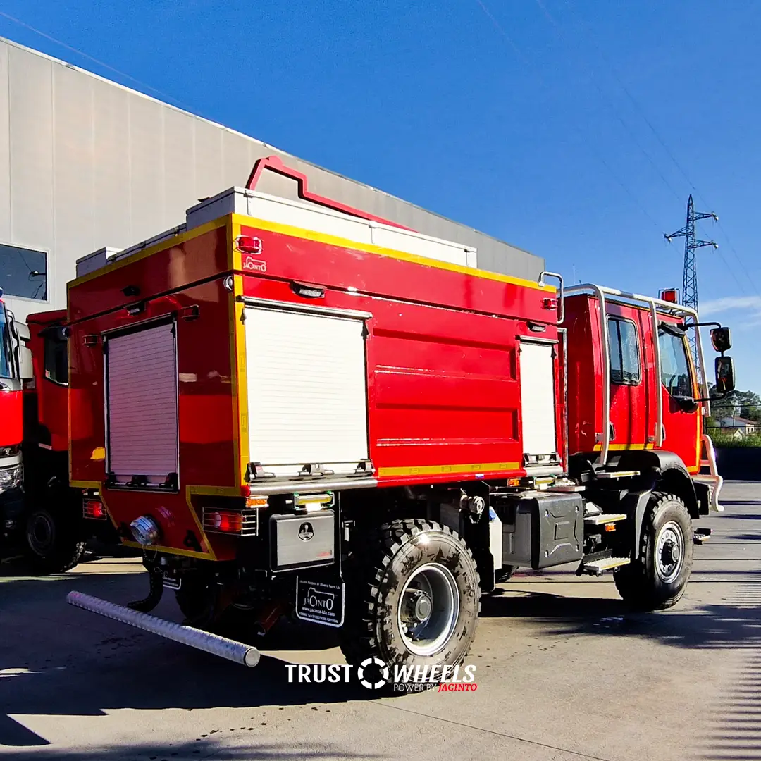 Renault CCF 4x4 Vermelho tanque